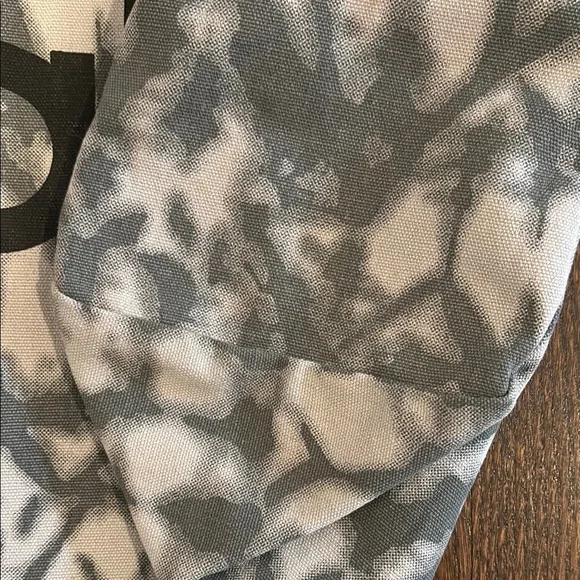 COPY - ALO Yoga Gray Tote Bag - Picture 10 of 11